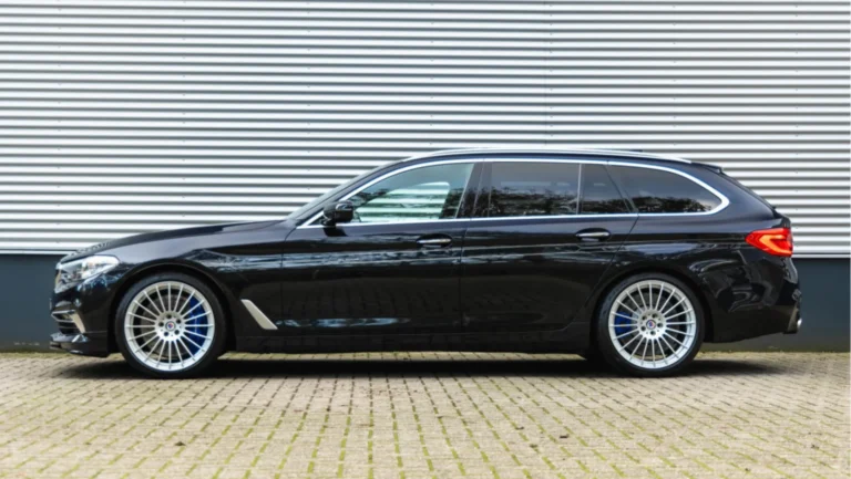 ALPINA20B520Touring20Bi-Turbo20Sperre20Azurite20Black20Metallic20Exklusivleder20Nappa20Schwarz20G31202018203.jpg