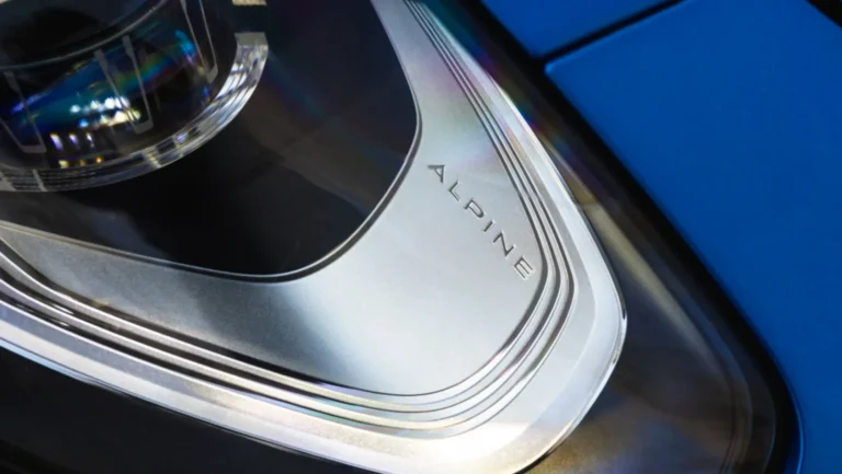 Alpine20A110201.820Turbo20LC3A9gende20Alpine20Blue20Metallic20205.jpg