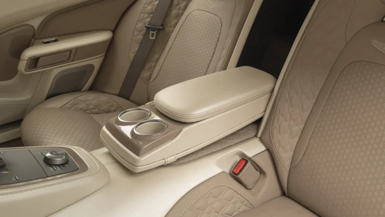 Aston Martin Lagonda Taraf Europese registratie (11).jpg