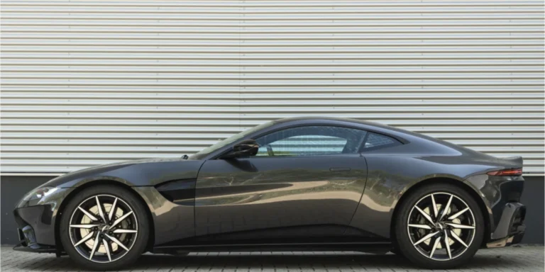 Aston20Martin20Vantage204.020V820Quantum20Silver20metallic206.jpg-1