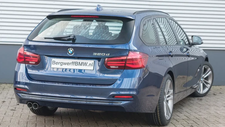 BMW20320d20Touring20F3120LCI20Mediterranblau20Dakota20Schwarz20Leder20Bergwerff202.jpg