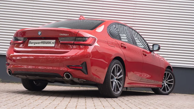 BMW20320i20Melbourne20Rot20G2020Bergwerff208.jpg