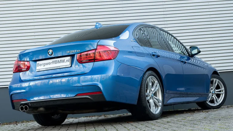 BMW20330e20M-Sport20Estoril20Blau20F3020Bergwerff207.jpg
