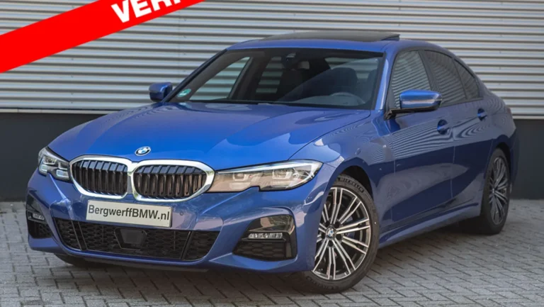 BMW20330i20M-Sport20Portimao20Blau20G2020Bergwerff.jpg-1