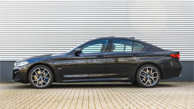 BMW20545e20G3020LCI20Sedan20Black20Saphire20Metallic20Exklusivleder20Nappa20Schwarz2020214.jpg