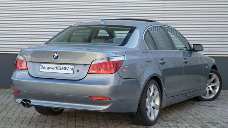 BMW20545i20Youngtimer20Sedan20E6020SIlver20Grey20Metallinc20Truffelbraun20Dakota20Bergwerff202.jpg