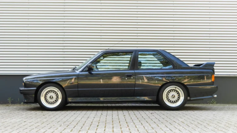 BMW20E3020M320Diamond20Black20Metallic20Handgeschakeld20first20hand20198820low20mileage202.jpg
