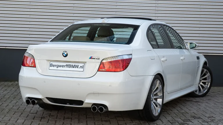 BMW20M520H620Alpinweiss20III20Volleder20Merino20Portland20Naturbraun20E6020Bergwerff202.jpg