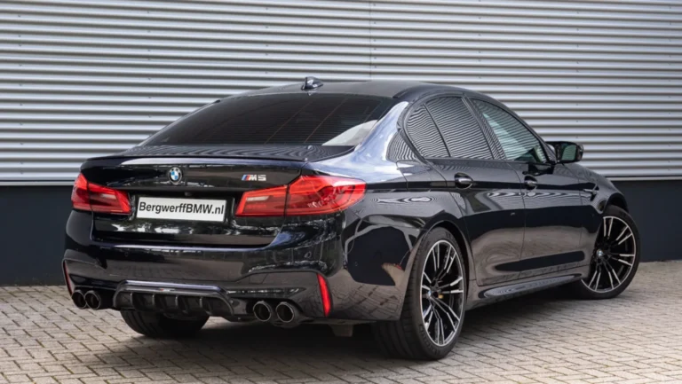 BMW20M520Sedan20Carbon20Brakes20Akrapovic20Volleder20Merino20Silverstone20II20Azuritschwarz20F9020Bergwerff202.jpg