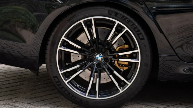 BMW20M520Sedan20Carbon20Brakes20Akrapovic20Volleder20Merino20Silverstone20II20Azuritschwarz20F9020Bergwerff207.jpg