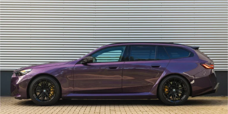 BMW20M520Touring20Individual20Daytonaviolett20leder20Meriono20Silverstone20Schwarz20G99204_0.jpg-1