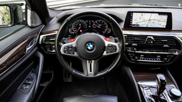 BMW20M520Volleder20Merino20Schwarz20Carbon20Brakes20Saphirschwarz20Metallic20F9020Bergwerff208.jpg