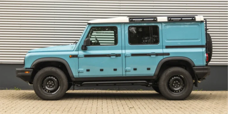 INEOS20Grenadier204X420Eldoret20Blue20Diesel20Utility20Wagon203.jpg-1