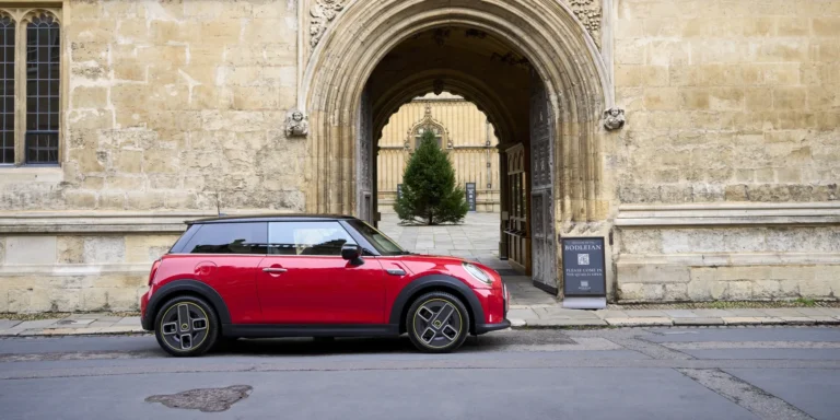 MINI Electric SEPP Bergwerff BMW en MINI (1).jpg