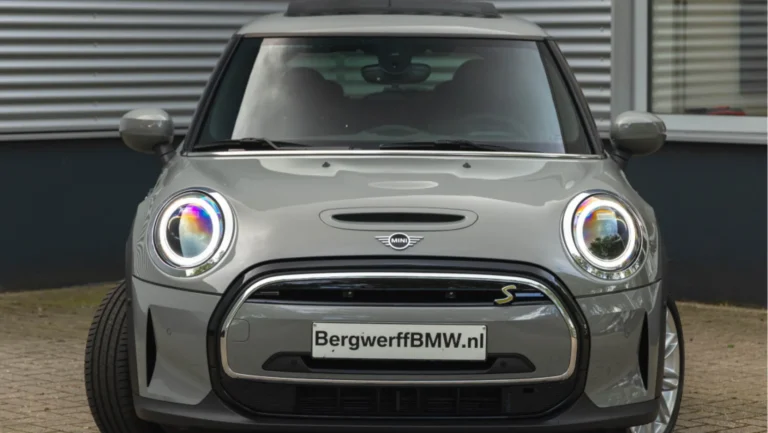 Mini20Electric20Yours20-20Facelift20-20Panorama20-20Stoel20en20Stuurverwarming20-20Head-up205.jpeg
