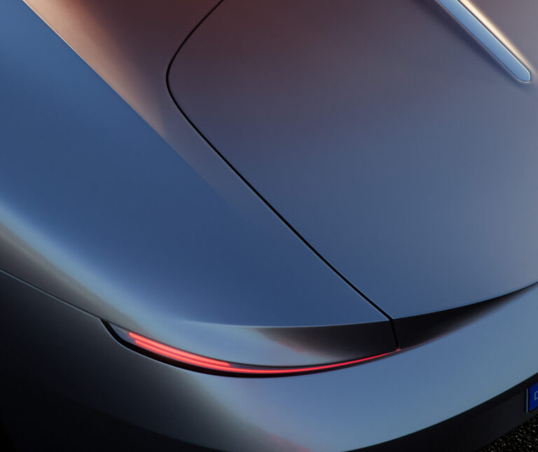 P90572581_highRes_bmw-skytop-10-2024